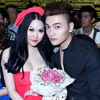 Phim - Phi Thanh Vân e ấp bên "phi công trẻ"