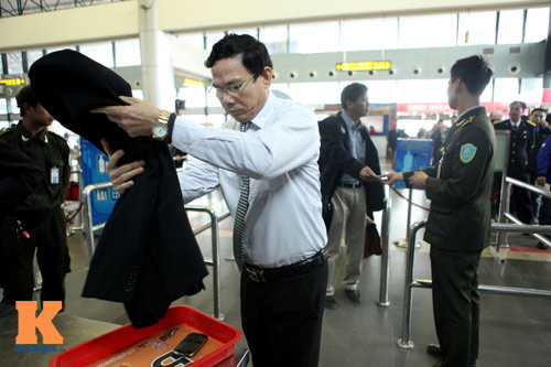 Chùm ảnh: An ninh sân bay Việt Nam được thắt chặt - 14