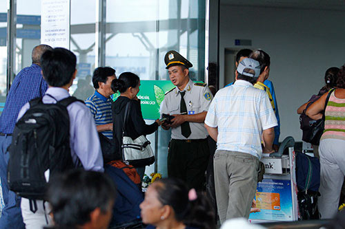 Chùm ảnh: An ninh sân bay Việt Nam được thắt chặt - 21