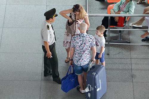 Chùm ảnh: An ninh sân bay Việt Nam được thắt chặt - 24