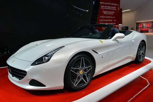 Ferrari California T: Siêu xe rẻ nhất trình làng - 4