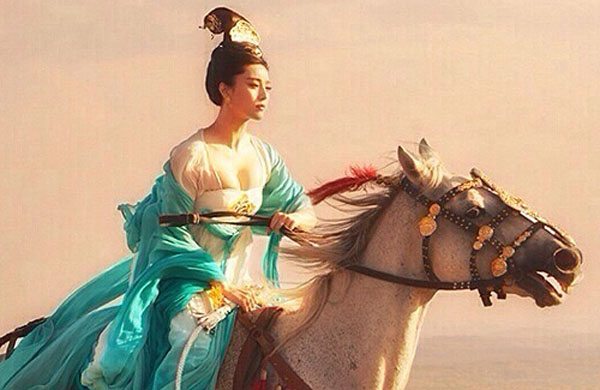 Phạm Băng Băng diễn cổ trang quá khêu gợi - 3