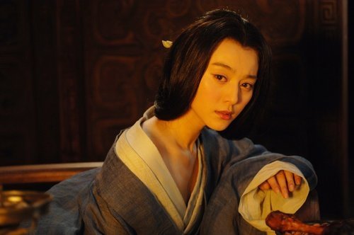 Phạm Băng Băng diễn cổ trang quá khêu gợi - 10