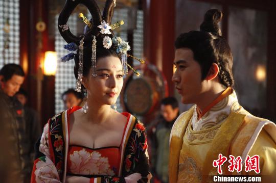 Phạm Băng Băng diễn cổ trang quá khêu gợi - 3