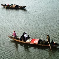 Tin tức trong ngày - Nữ sinh gieo mình xuống sông tự tử