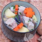 Ẩm thực - Canh khoai tây nấu sườn nóng hổi