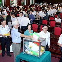 Tin tức trong ngày - Không dừng lấy phiếu tín nhiệm