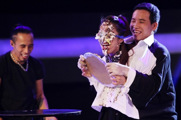 10 hot girl "méo mặt" vì rắn, ếch - 5