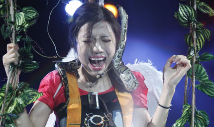 10 hot girl "méo mặt" vì rắn, ếch - 7