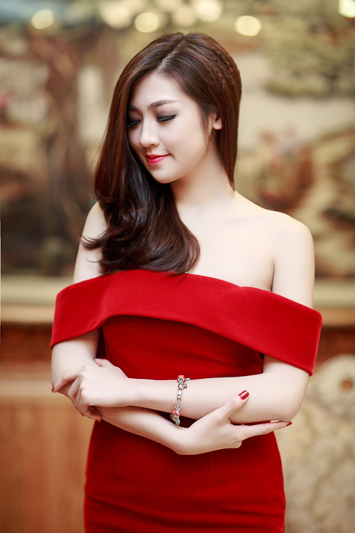 Học sao Việt mặc váy đi tiệc mùa Hè - 1