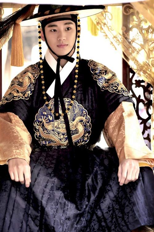 Ảnh hiếm của “trai đẹp ngoài hành tinh” - 5