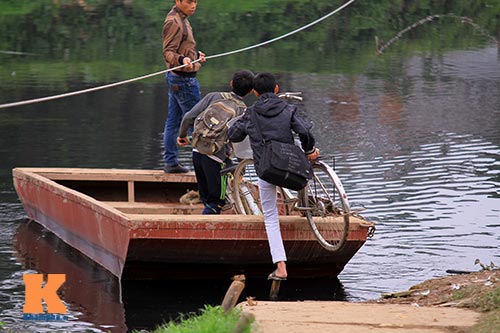 Làng "đu dây" vượt sông giữa lòng HN - 4