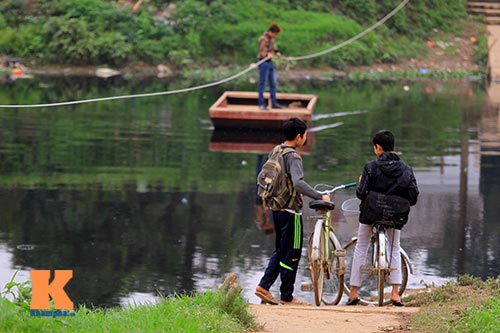 Làng "đu dây" vượt sông giữa lòng HN - 5
