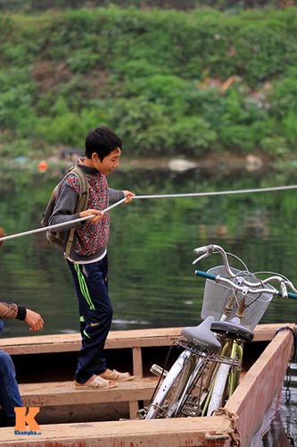 Làng "đu dây" vượt sông giữa lòng HN - 7