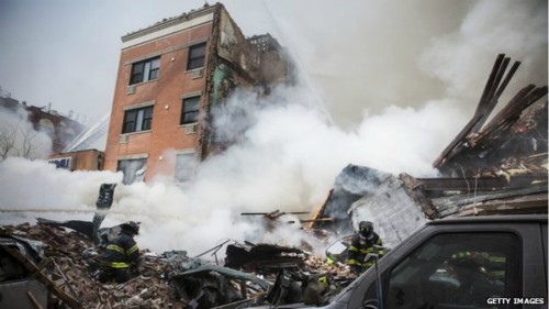 Toàn cảnh vụ nổ sập 2 tòa nhà ở New York - 1