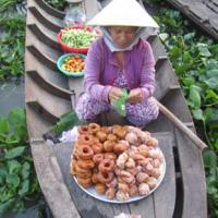 Ẩm thực - "Ai mua bánh cam, bánh còng hôn"...