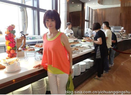 Phan Nghinh Tử: 68 tuổi vẫn... xì tin - 1