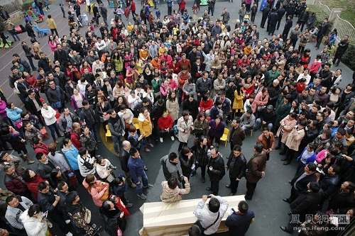 TQ: Phẫn nộ vì trẻ mẫu giáo phải uống thuốc lạ - 1