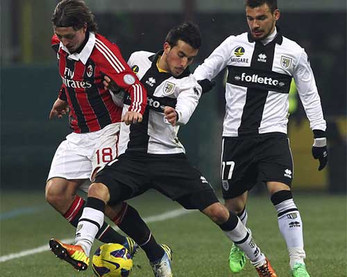 Trước V28 Serie A: “Bà đầm già” độc bá - 2