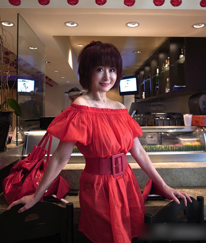 Phan Nghinh Tử: 68 tuổi vẫn... xì tin - 1