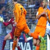 Bóng đá - Ronaldo khiến Benzema ... chấn thương