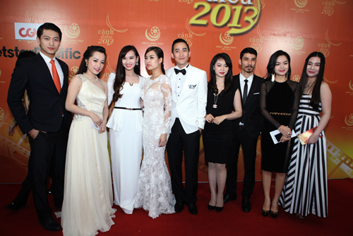 Dàn mỹ nhân Việt khoe thềm ngực gợi cảm - 7