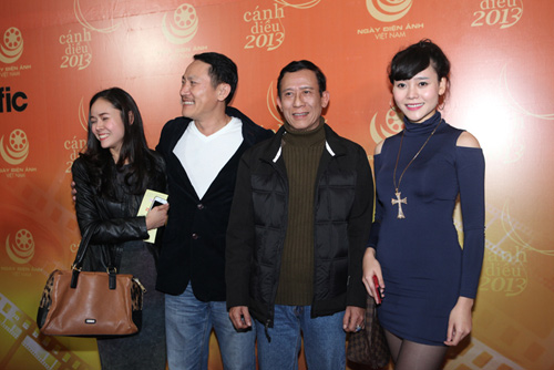 Dàn mỹ nhân Việt khoe thềm ngực gợi cảm - 8