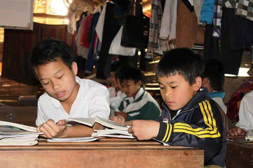 Dựng lều trọ học nơi biên giới - 3