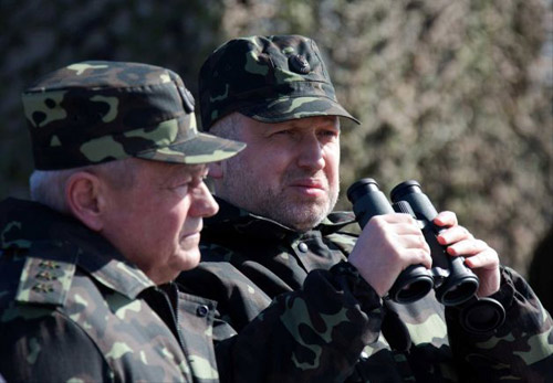 Nga và Ukraine tạm ngừng động binh ở Crimea - 1