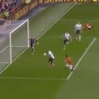 Bóng đá - Video: MU bị trọng tài "làm ngơ"?