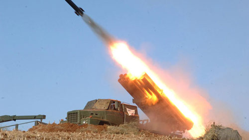 Triều Tiên phóng 25 tên lửa tầm ngắn - 1