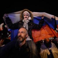 Tin tức trong ngày - Dân Crimea ăn mừng "chiến thắng" sau bỏ phiếu