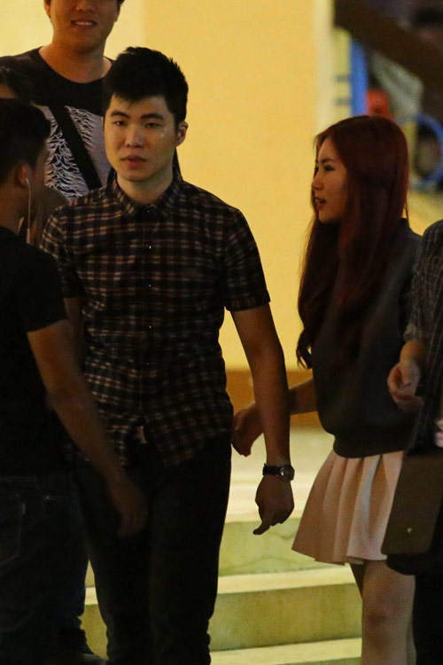 Hương Tràm nhún nhảy cổ vũ anh trai thi X Factor - 6