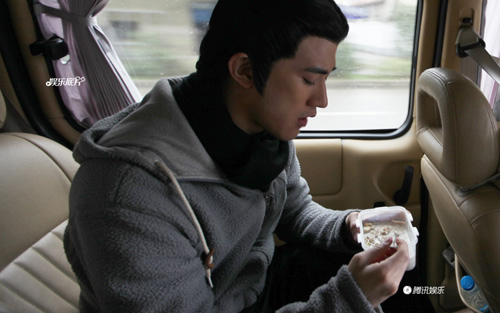 Một ngày bận rộn của bản sao Lý Tiểu Long - 4