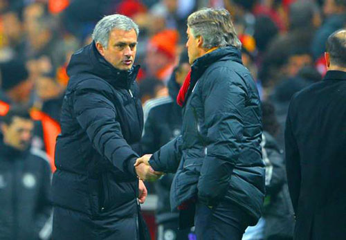 Khi Mancini “cúi đầu” trước Mourinho - 1