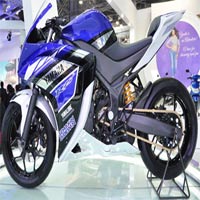 Ô tô - Xe máy - Yamaha R25 lộ động cơ, ra mắt trong tuần sau
