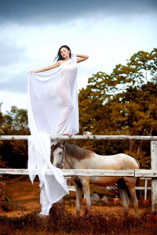 Thời đại cứ "cởi" là nổi tiếng? - 4