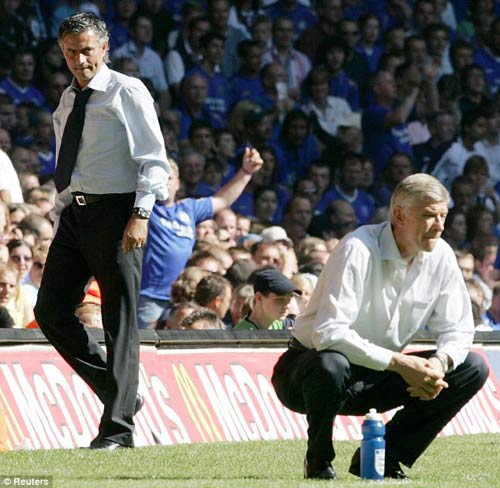 Mourinho-Chelsea: “Ngọn núi” cản Wenger - 2