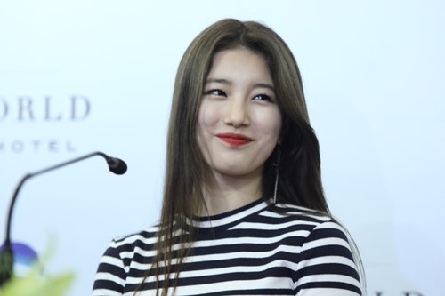 Hyoyeon (SNSD) lẻ loi đến dự họp báo - 4