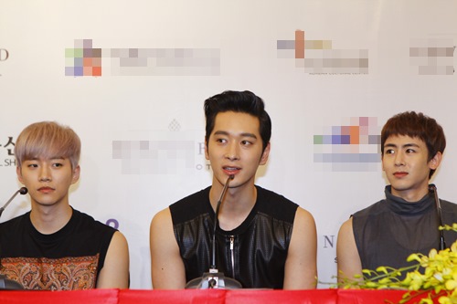 Hyoyeon (SNSD) lẻ loi đến dự họp báo - 5