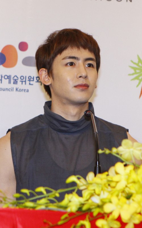 Hyoyeon (SNSD) lẻ loi đến dự họp báo - 6