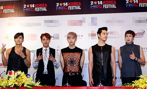 Hyoyeon (SNSD) lẻ loi đến dự họp báo - 2