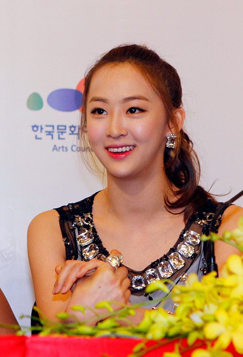 Hyoyeon (SNSD) lẻ loi đến dự họp báo - 10