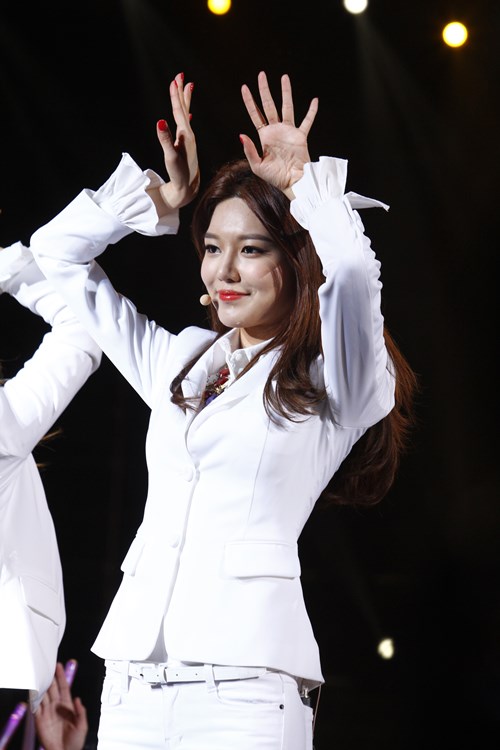 SNSD khiến fan Việt "vỡ tim" - 10