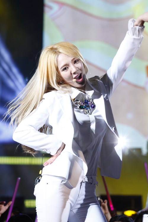 SNSD khiến fan Việt "vỡ tim" - 18