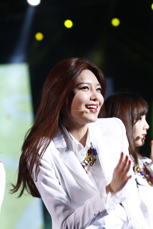 SNSD khiến fan Việt "vỡ tim" - 16