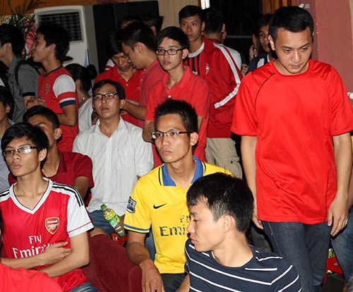 Hụt hẫng, nhưng fan Arsenal ngẩng cao đầu - 6