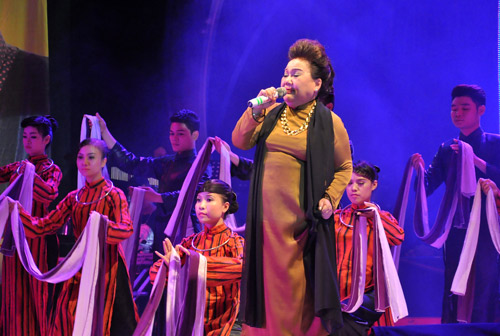 Quang Lê, Phương Mỹ Chi tung hứng ăn ý - 5