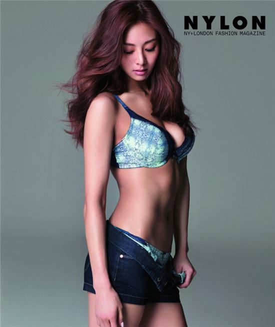 Kiều nữ K-Pop nổi loạn với bikini - 2