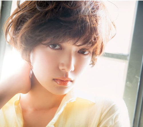 3 kiểu tóc Hè tôn vẻ sexy cho gương mặt - 12